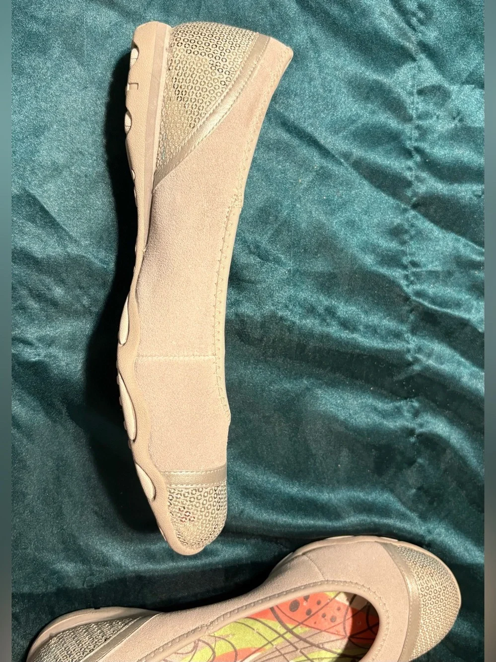 NWOT Skechers Women's Gray Sequined Flats Size 8.5